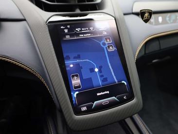 Lamborghini Revuelto — photo 13