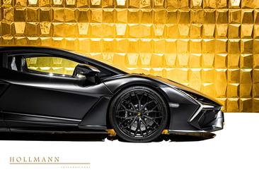 Lamborghini Revuelto — photo 12