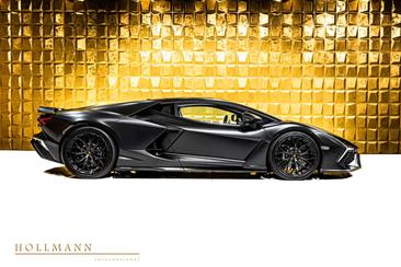 Lamborghini Revuelto — photo 13