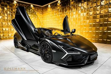Lamborghini Revuelto — photo 15