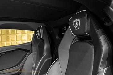 Lamborghini Revuelto — photo 18
