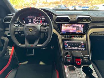 Lamborghini Urus Performante — photo 21