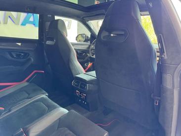 Lamborghini Urus Performante — photo 24