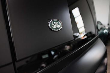 Land Rover Defender 110 D300 X-DYNAMIC AHK/PANO/MATRIX/22" Noir — photo 6