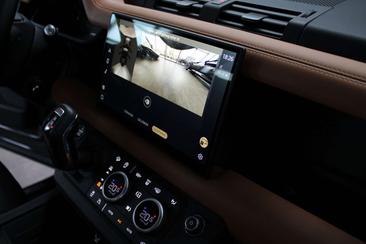Land Rover Defender 110 D300 X-DYNAMIC AHK/PANO/MATRIX/22" Noir — photo 14