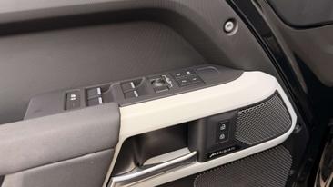 Land Rover Defender 110 XS Edition AWD Aut. 2.0 Si4 PHEV — photo 10