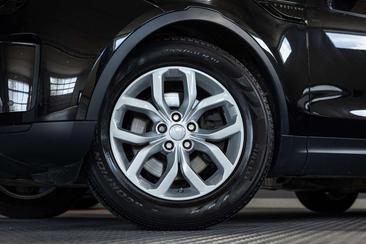 Land Rover Discovery 2.0 SD4 AWD SOUND AHK 4xSHZ 7-SITZER Noir — photo 4