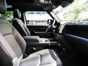 Land Rover Defender 90 D250 3.0 X-Dynamic SE AHK LM LUFT — photo 4