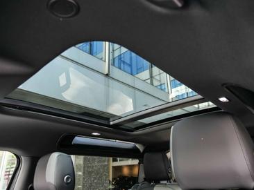 Land Rover Defender 90 D250 3.0 X-Dynamic SE AHK LM LUFT — photo 13