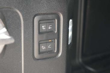 Land Rover Defender 110 D200 SE — photo 21