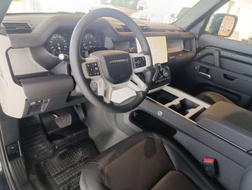 Land Rover Defender 110 X-Dynamic SE 3.0d Mhev 200cv — photo 11