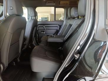 Land Rover Defender 110 X-Dynamic SE 3.0d Mhev 200cv — photo 12