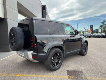 Land Rover Defender 90 S Edition 3.0 D200 — photo 4