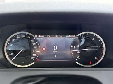 Land Rover Range Rover Velar D200 R-Dynamic SE Black Pano — photo 19