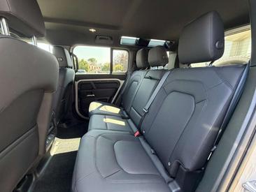 Land Rover Defender 110 X-Dynamic SE 3.0 D200 — photo 7