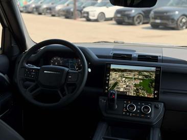 Land Rover Defender 110 X-Dynamic SE 3.0 D200 — photo 13