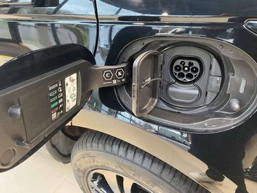 Land Rover Range Rover Evoque P300e R-Dynamic — photo 8