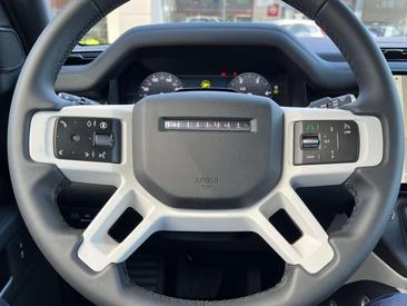 Land Rover Defender 90 S 3.0 D200 — photo 7