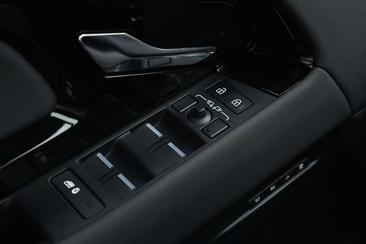 Land Rover Range Rover Evoque S 1.5 P300e PHEV AWD — photo 9
