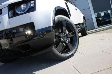 Land Rover Defender 110 P300e X-Dynamic HSE | Satin | Caraway | Trekha Gris — photo 27