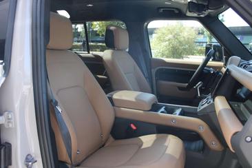 Land Rover Defender 110 P300e X-Dynamic HSE | Satin | Caraway | Trekha Gris — photo 38