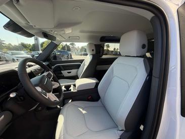 Land Rover Defender 90 County Edition D200 AWD Auto — photo 6