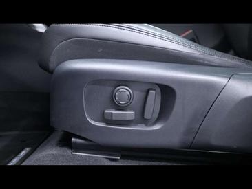 Land Rover Range Rover Evoque P300e R-Dynamic S — photo 27