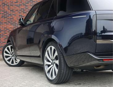 Land Rover Range Rover P550e — photo 7