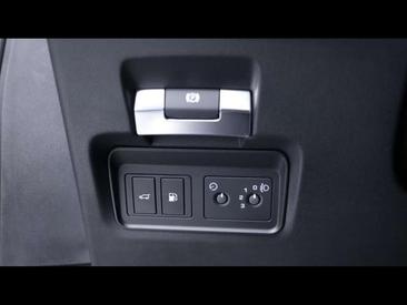 Land Rover Range Rover Evoque P300e R-Dynamic S — photo 29