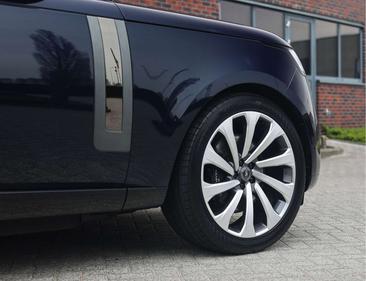 Land Rover Range Rover P550e — photo 19