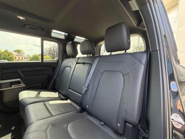 Land Rover Defender 110 SE 3.0 D200 MHEV Auto — photo 7