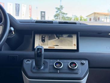 Land Rover Defender 110 SE 3.0 D200 MHEV Auto — photo 9