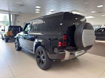 Land Rover Defender 110 D200 AWD Auto X-Dynamic SE — photo 5