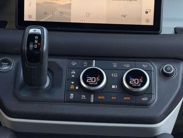 Land Rover Defender 110 SE 3.0 D200 MHEV Auto — photo 13