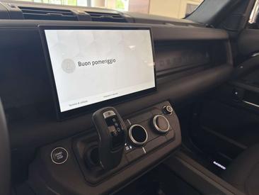 Land Rover Defender 110 D200 AWD Auto X-Dynamic SE — photo 11