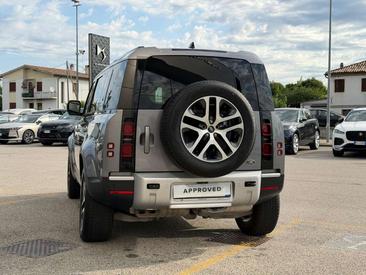 Land Rover Defender 110 SE AWD 3.0 D200 — photo 4