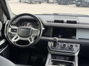 Land Rover Defender 110 SE AWD 3.0 D200 — photo 5