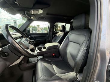 Land Rover Defender 110 SE AWD 3.0 D200 — photo 6