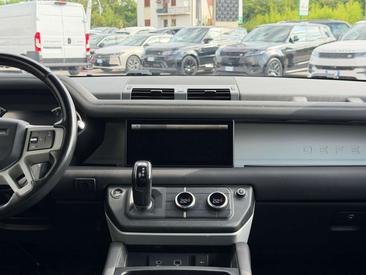 Land Rover Defender 110 SE AWD 3.0 D200 — photo 9