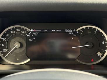 Land Rover Defender 110 SE AWD 3.0 D200 — photo 10