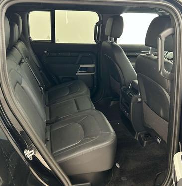 Land Rover Defender 110 Auto SE AUTOCARRO — photo 10