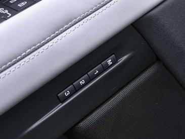 Land Rover Range Rover Evoque D200 R-Dynamic HSE AHK NAV — photo 11
