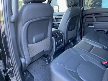 Land Rover Defender 110 3.0D L6 MHEV 350 AWD Aut. X-Dynamic HSE — photo 14