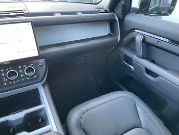 Land Rover Defender 110 3.0D L6 MHEV 350 AWD Aut. X-Dynamic HSE — photo 23