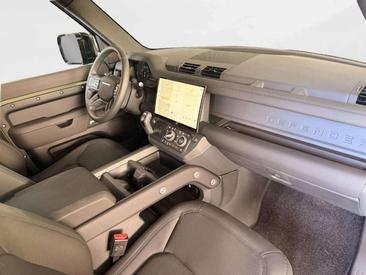 Land Rover Defender 90 X-Dynamic SE 3.0D I6 200 CV AWD Auto — photo 4