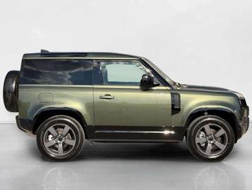 Land Rover Defender 90 X-Dynamic SE 3.0D I6 200 CV AWD Auto — photo 6