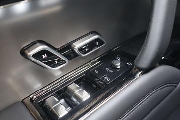 Land Rover Range Rover Sport 3.0 P460 Dynamic SE Black/ Handling Package I Meri Noir — photo 15