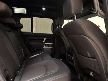 Land Rover Defender 110 X-Dynamic S Awd 3.0d I6 Mhev 200cv Auto — photo 4