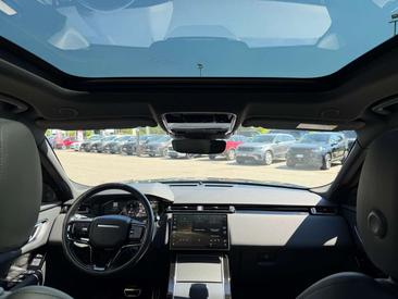 Land Rover Range Rover Velar 3.0D I6 300 R-Dynamic SE 4WD Auto — photo 5
