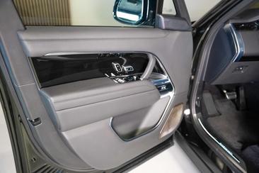 Land Rover Range Rover P550e Autobiography — photo 7